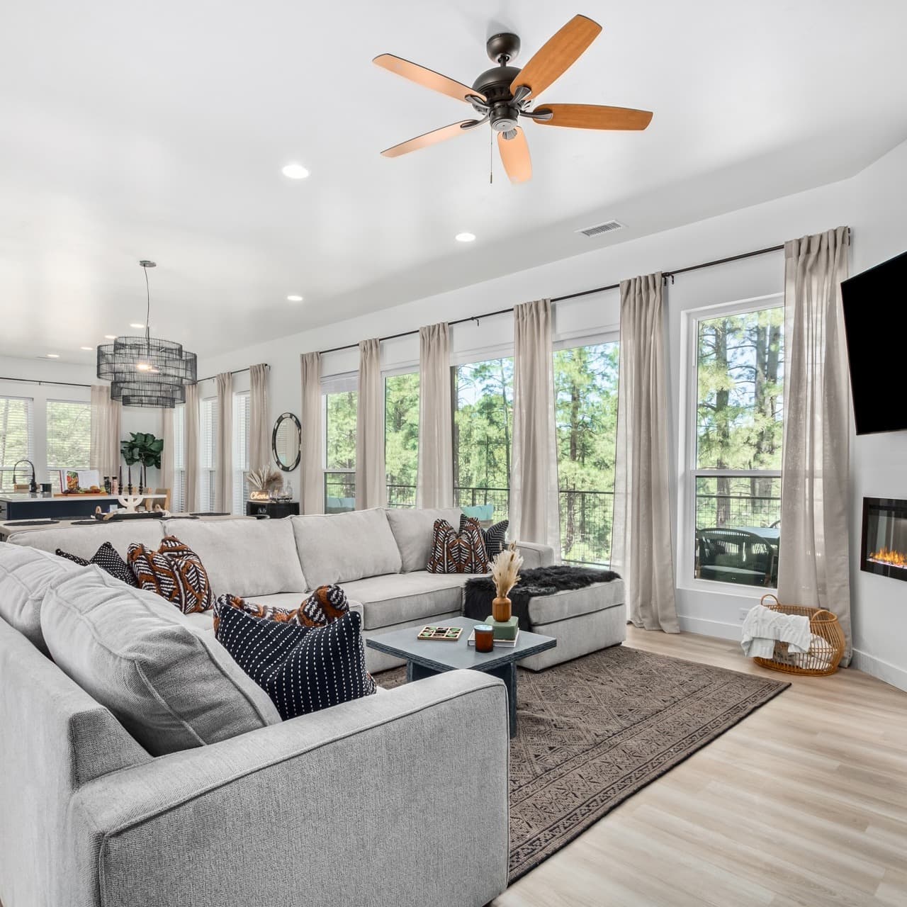 Le Cabin Noir - Image 4