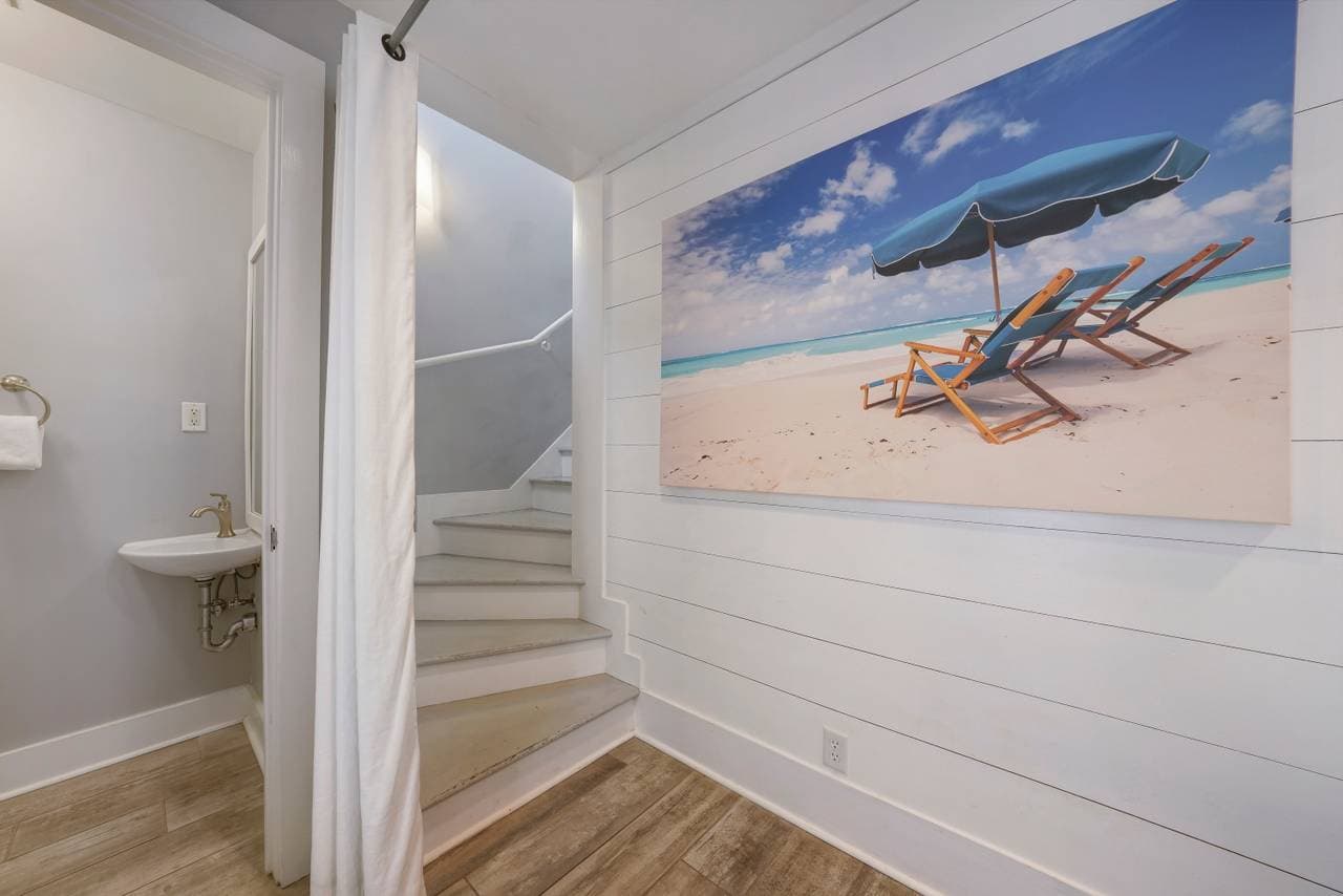 Above The Crowd Home - Image 12