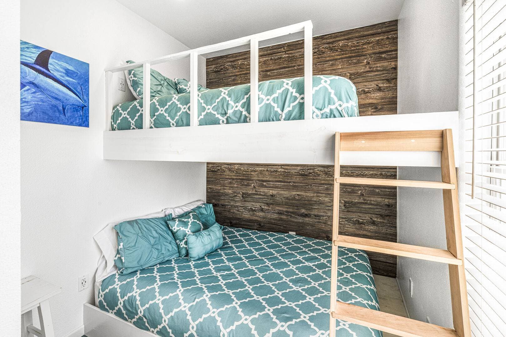 Blue Fin Oasis - Image 21