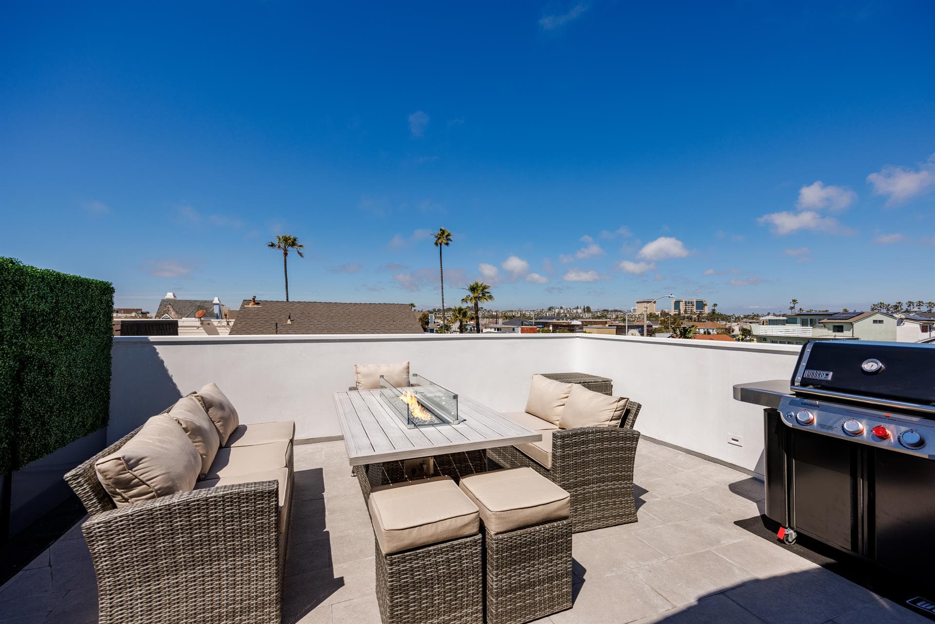 Sun Deck Haven - Image 28