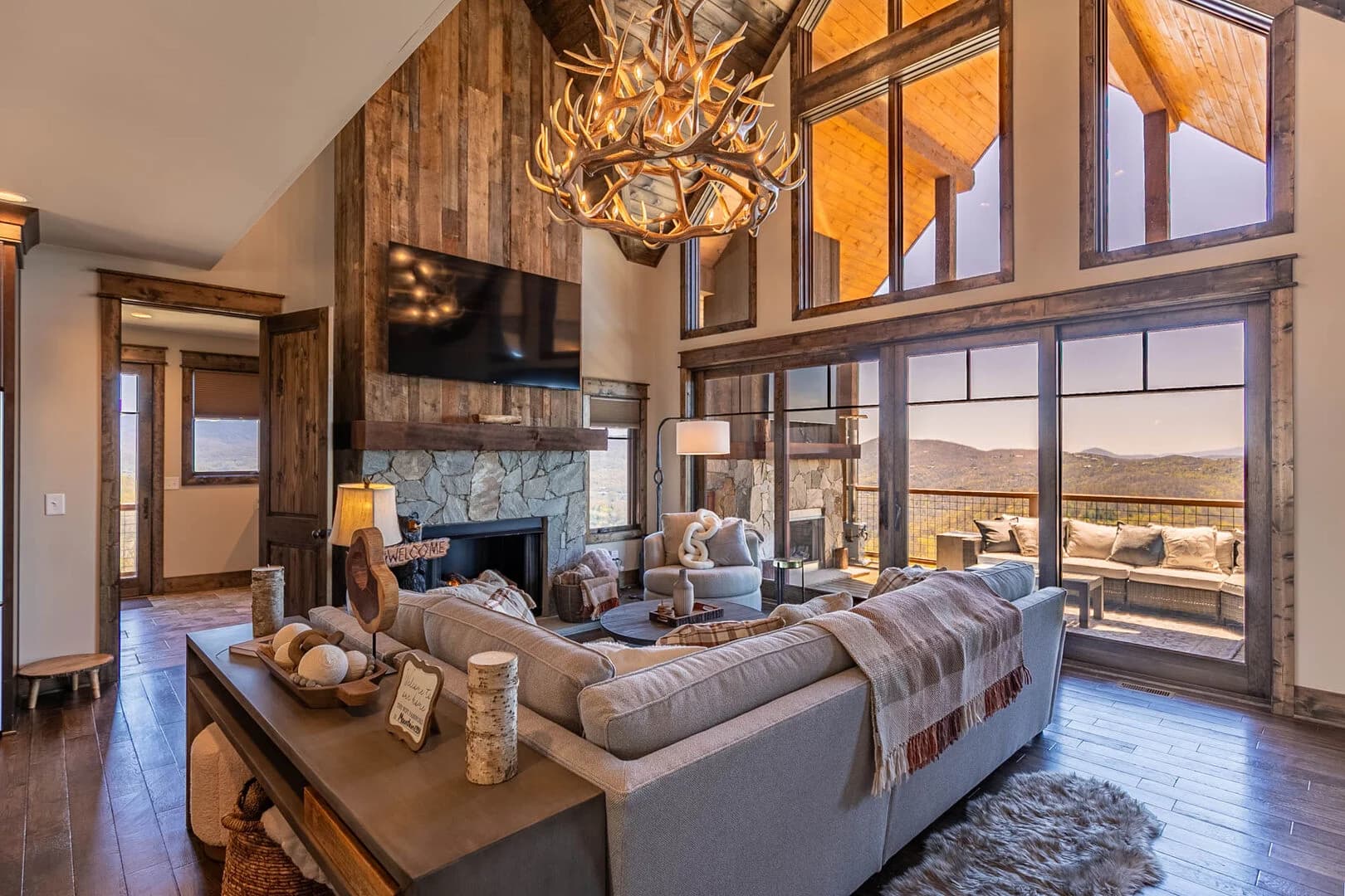 Bear Haven Hideaway - Image 4