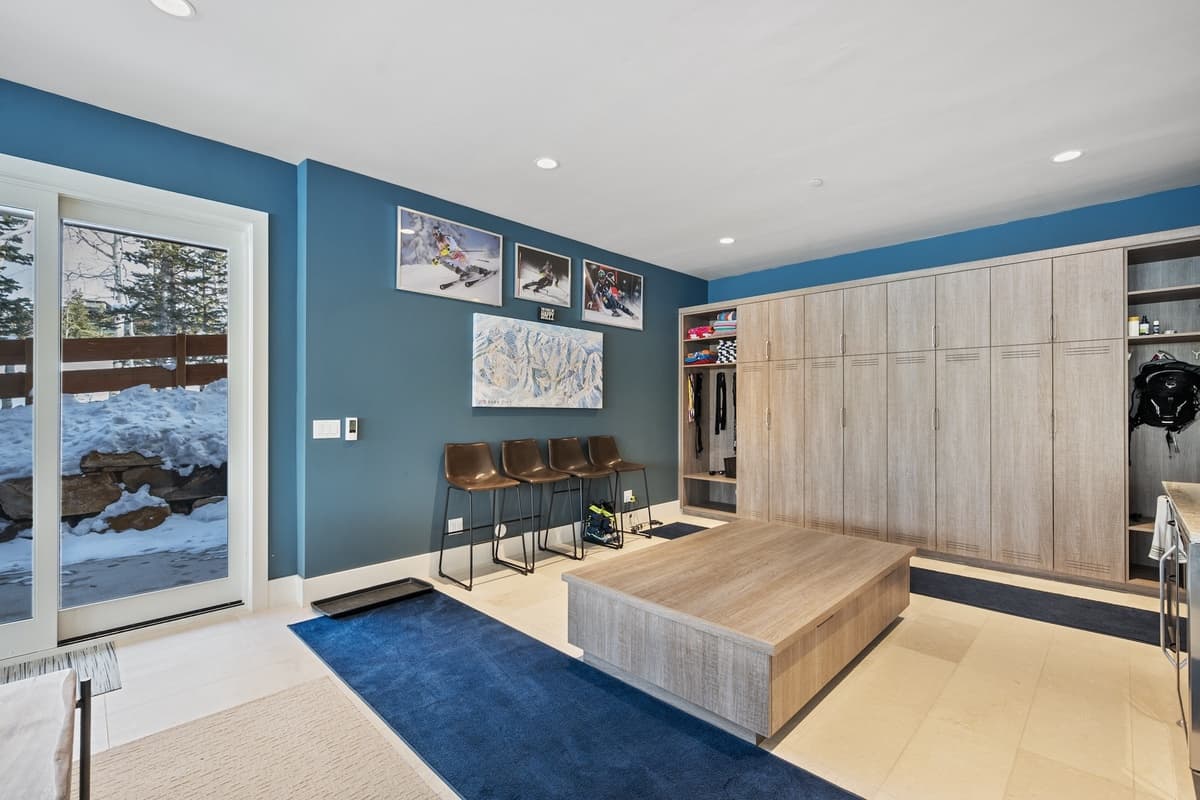 Quicksilver Haus - Image 47