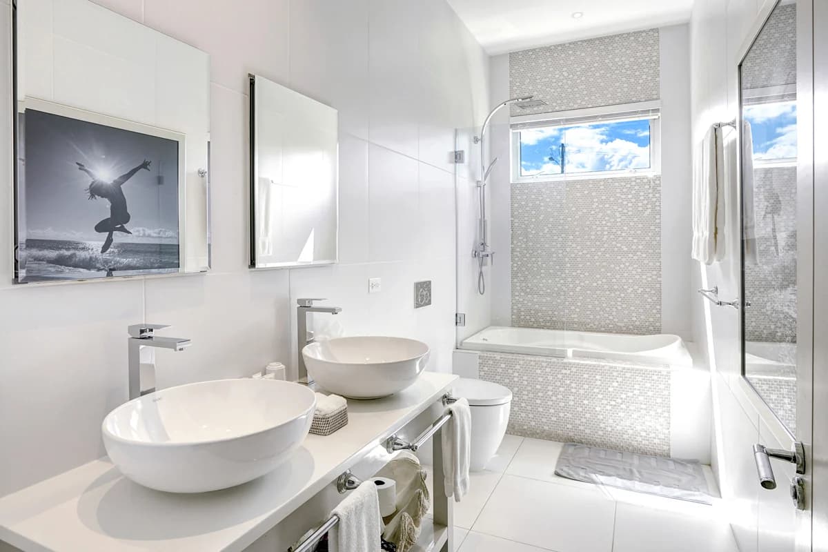 Footprints North - Image 4