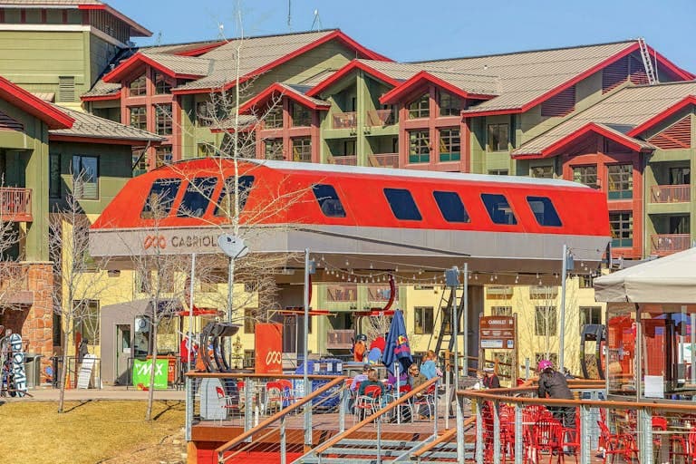 Designer Blackstone Condo - Image 30