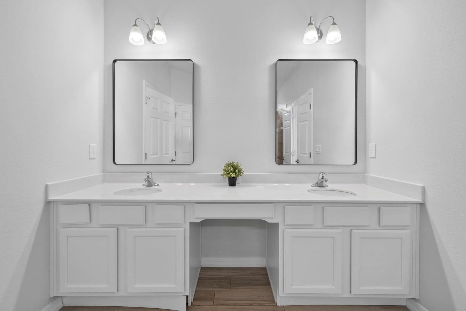 Grand View - Image 66