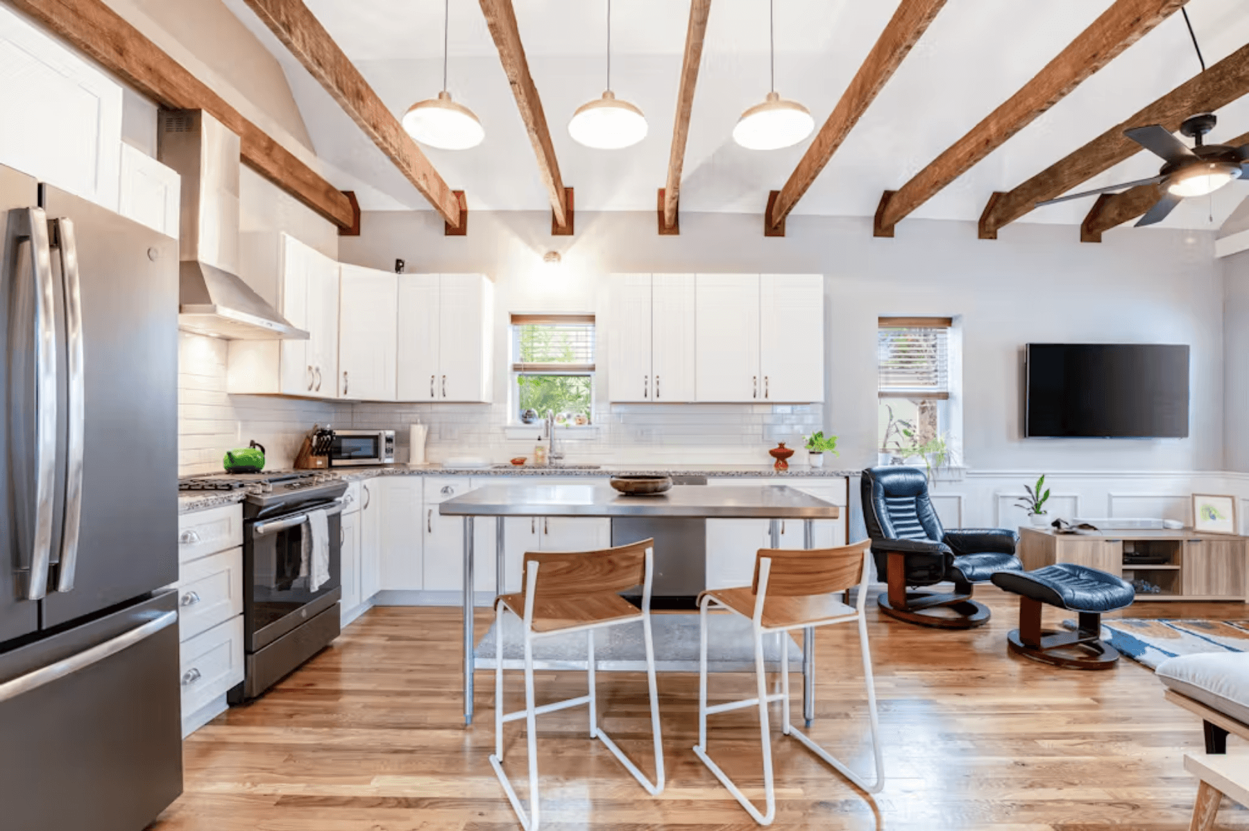 Sleek Cottage - Image 4