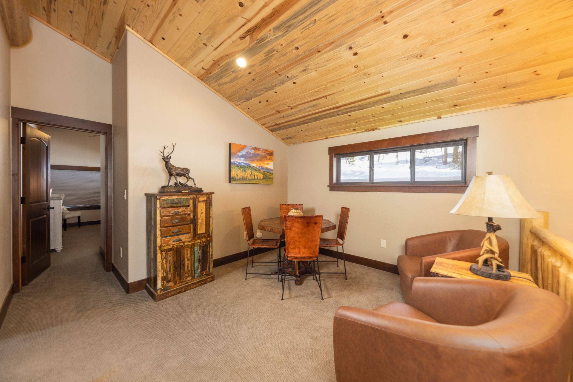 Pine Ridge Cabin - Image 29