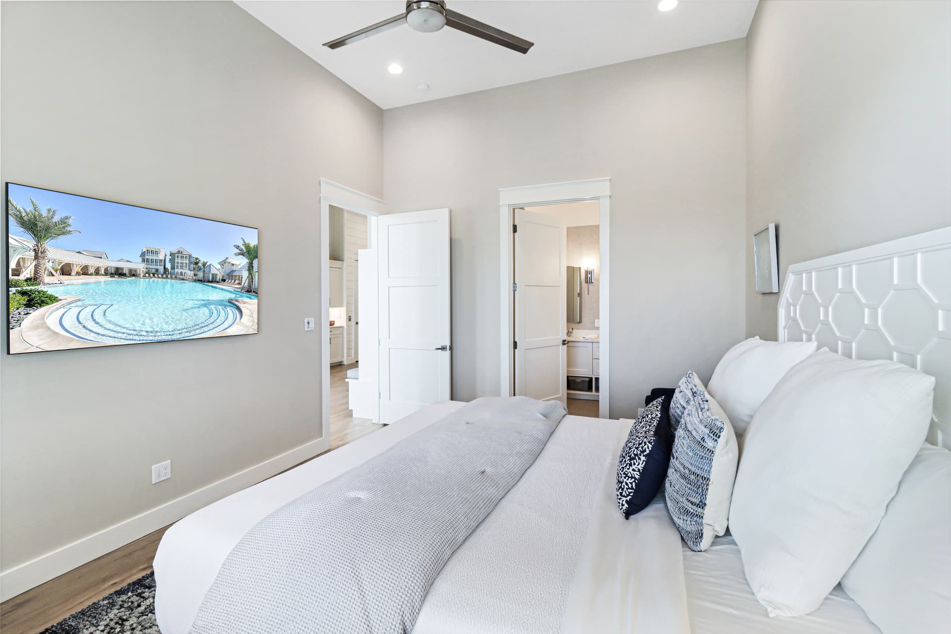 Pelican's Perch - Image 11