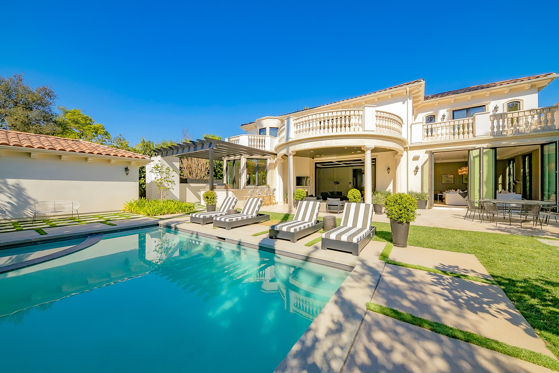 Camden Estate Beverly Hills - Image 2