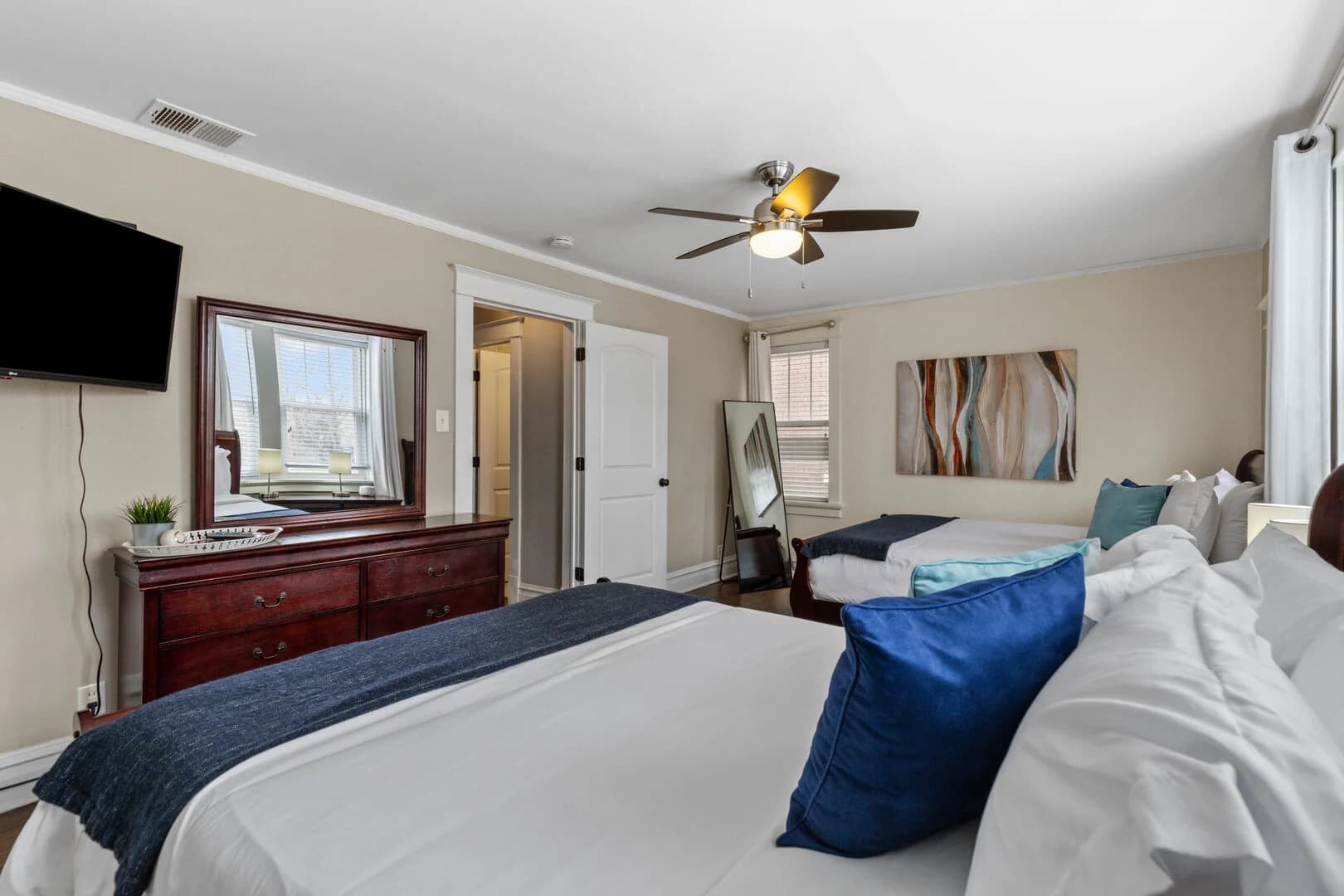 Kingshighway Manor - Image 16