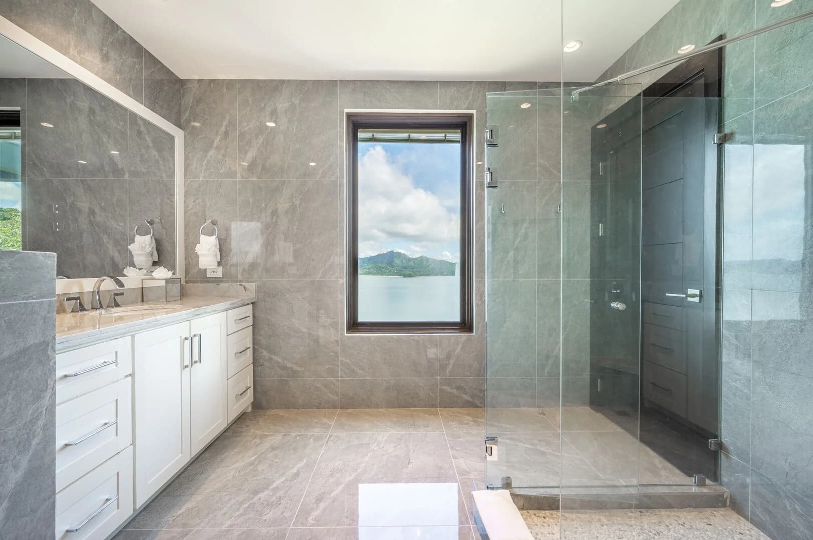 Splendor Penthouse #503 - Image 19