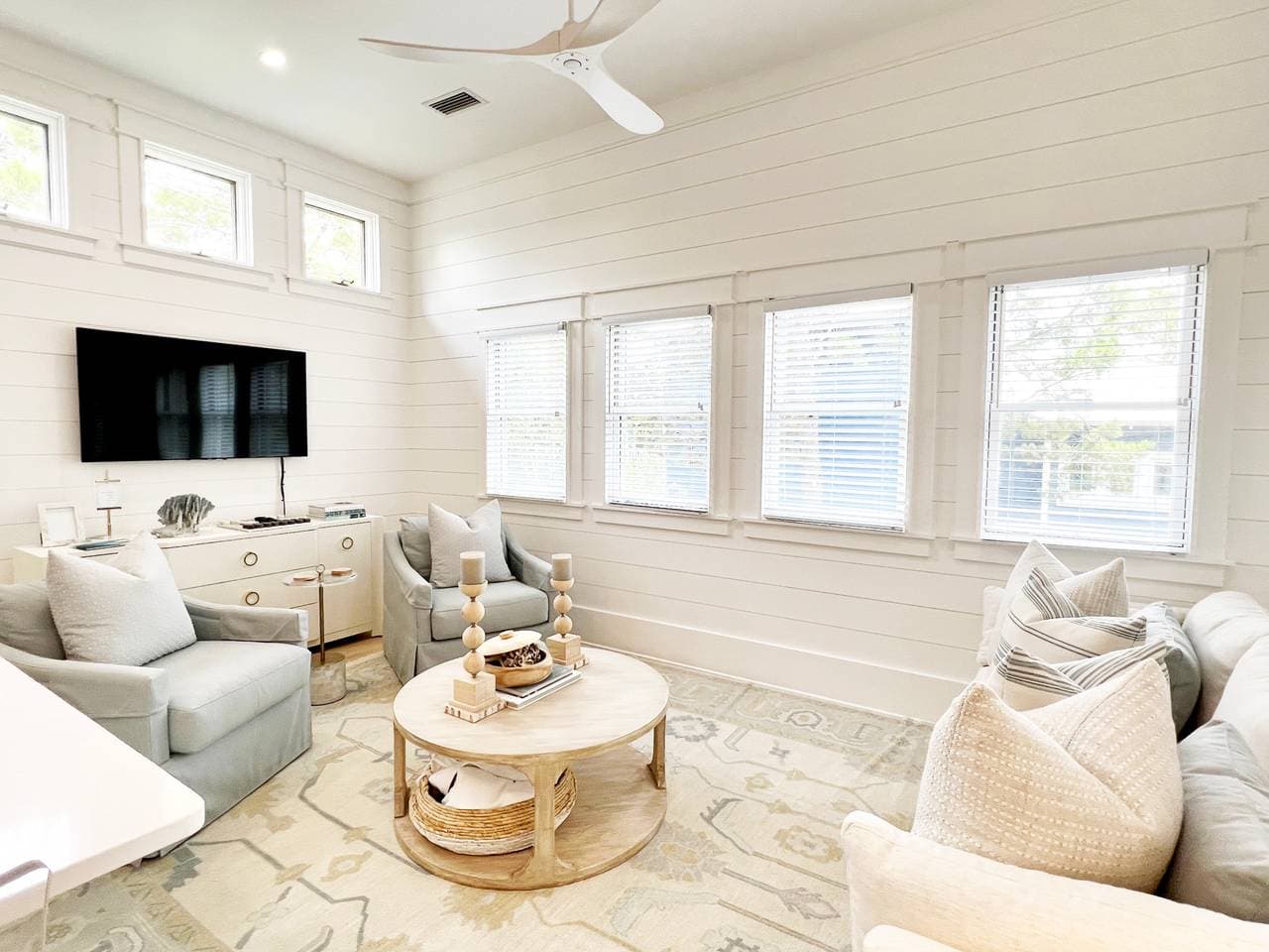 Toes in the Water Home - Image 16