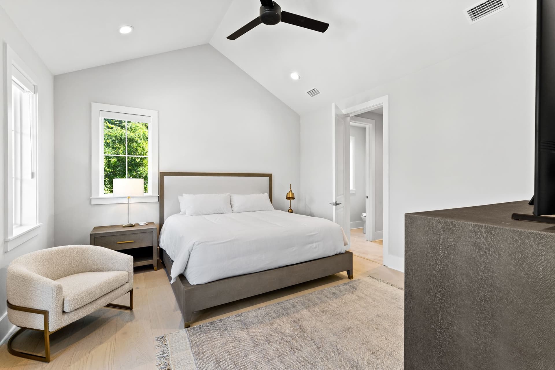 Peacock Place - Image 25