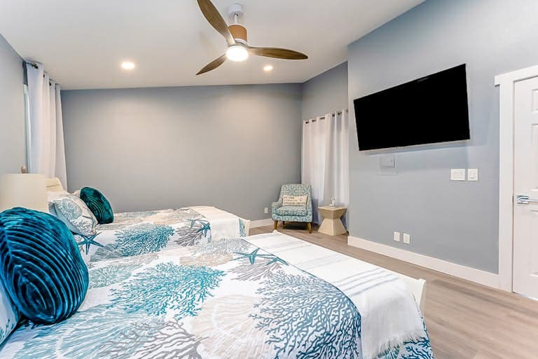 Déjà Blue - Image 15