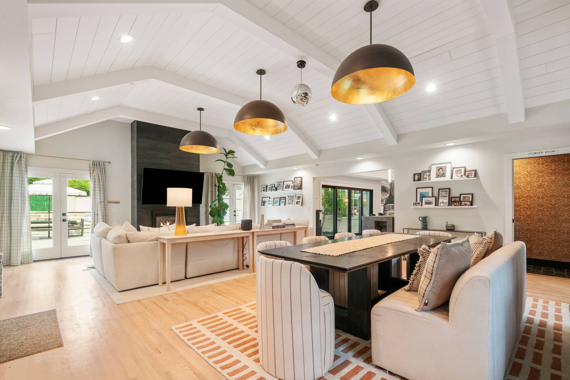 Nashville Entertainer - Image 13