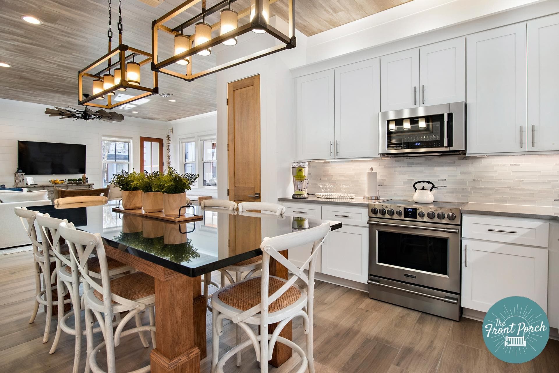 Front Porch Manor - Image 5