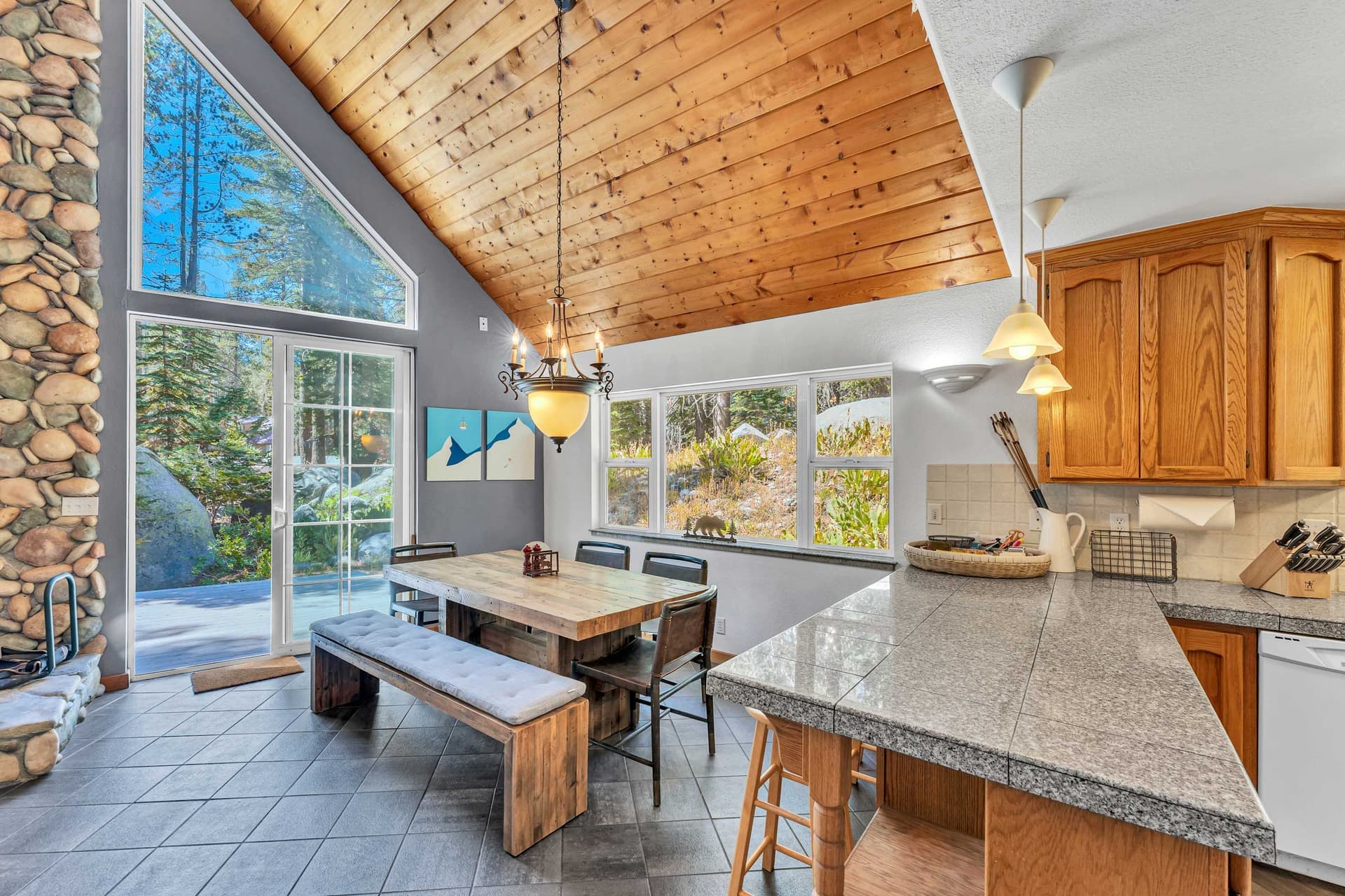 Serene Forest Retreat - Image 2