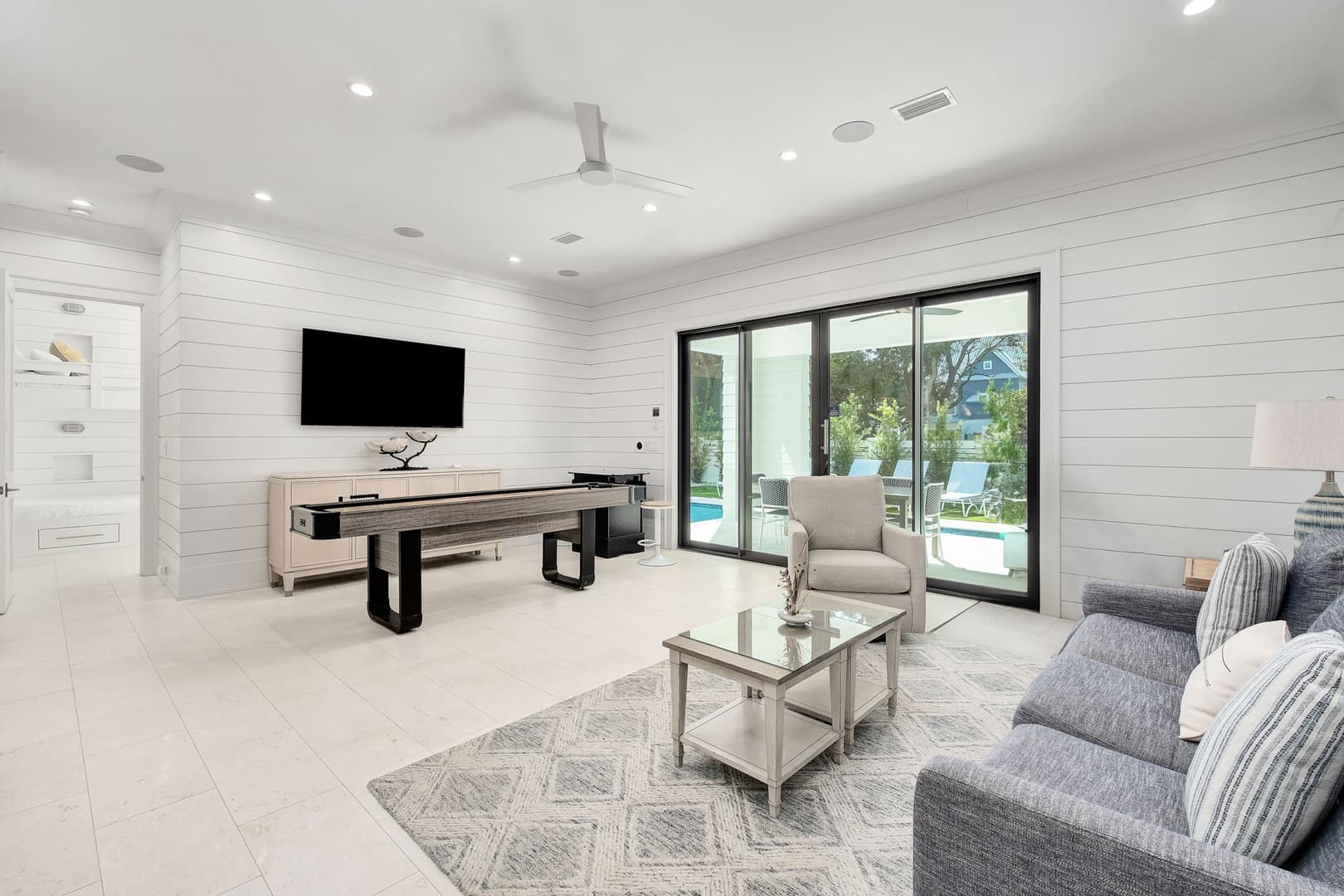 Bearfoot By The Sea - Image 15