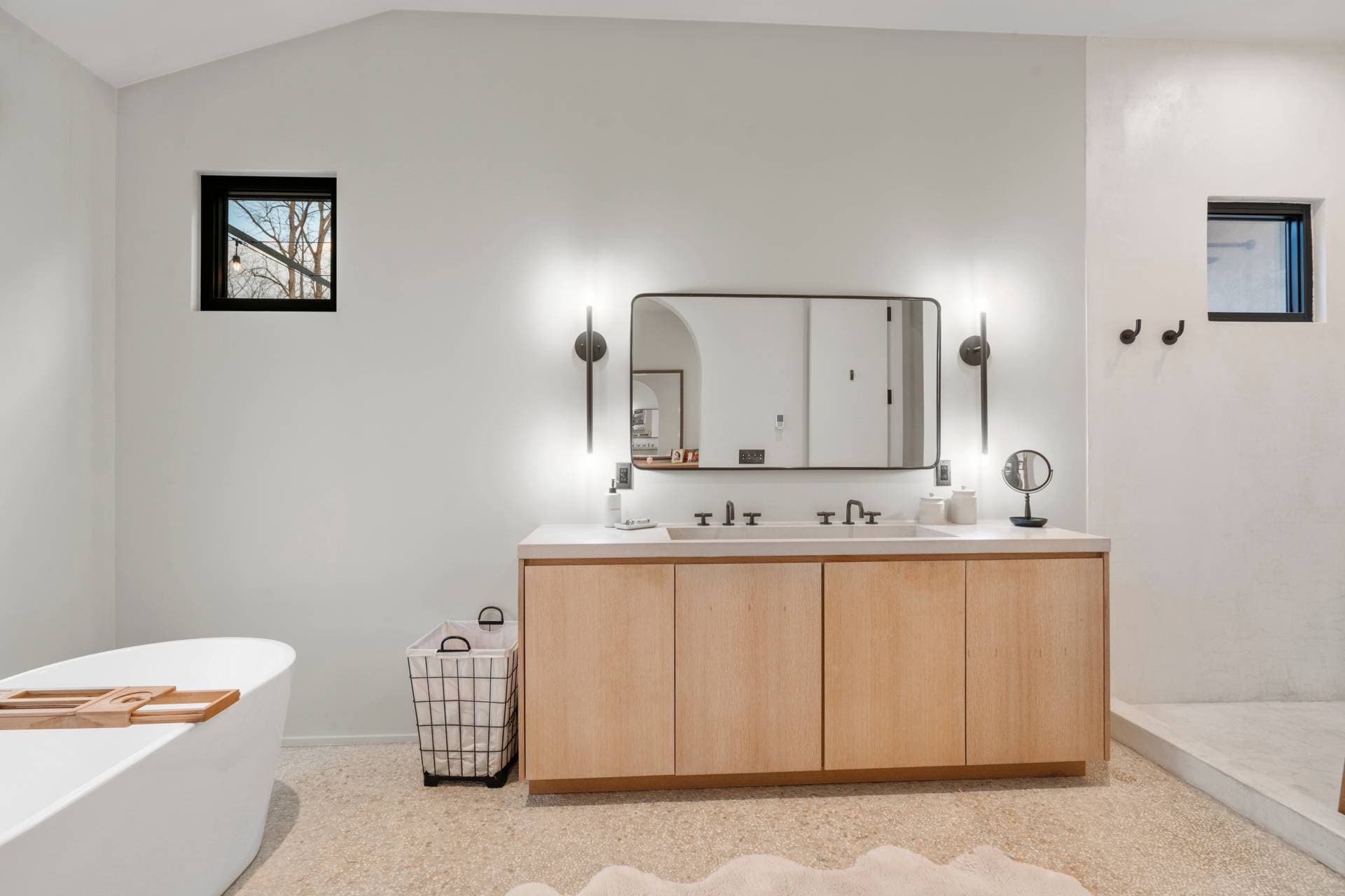 Hilltop Hideaway - Image 18