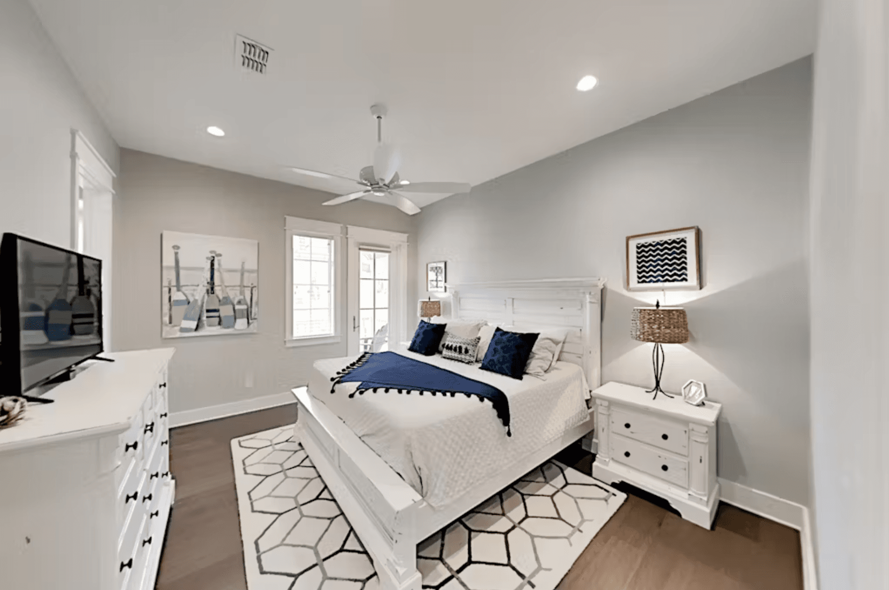 Parrots Cove - Image 11