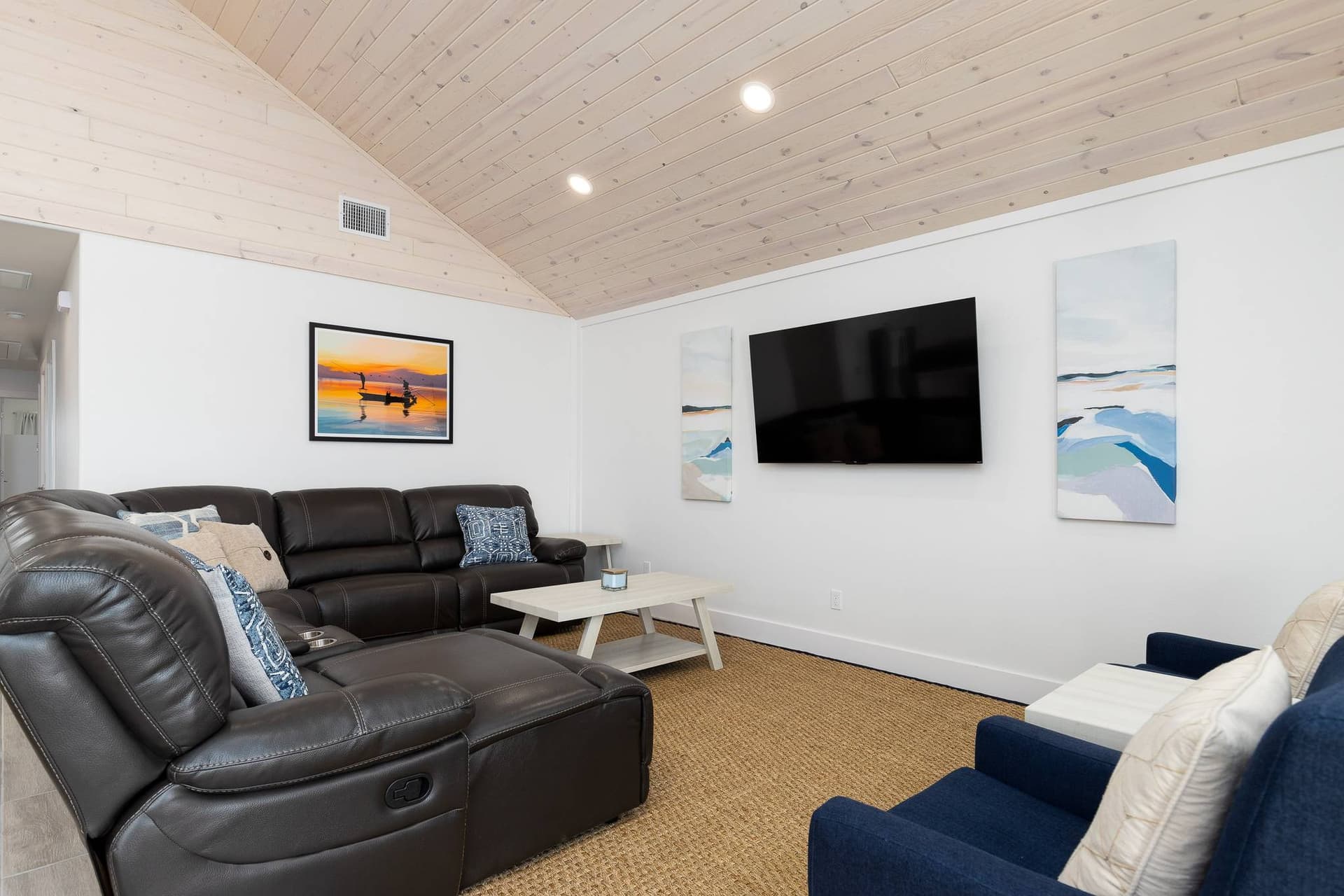 Skiff House - Image 24