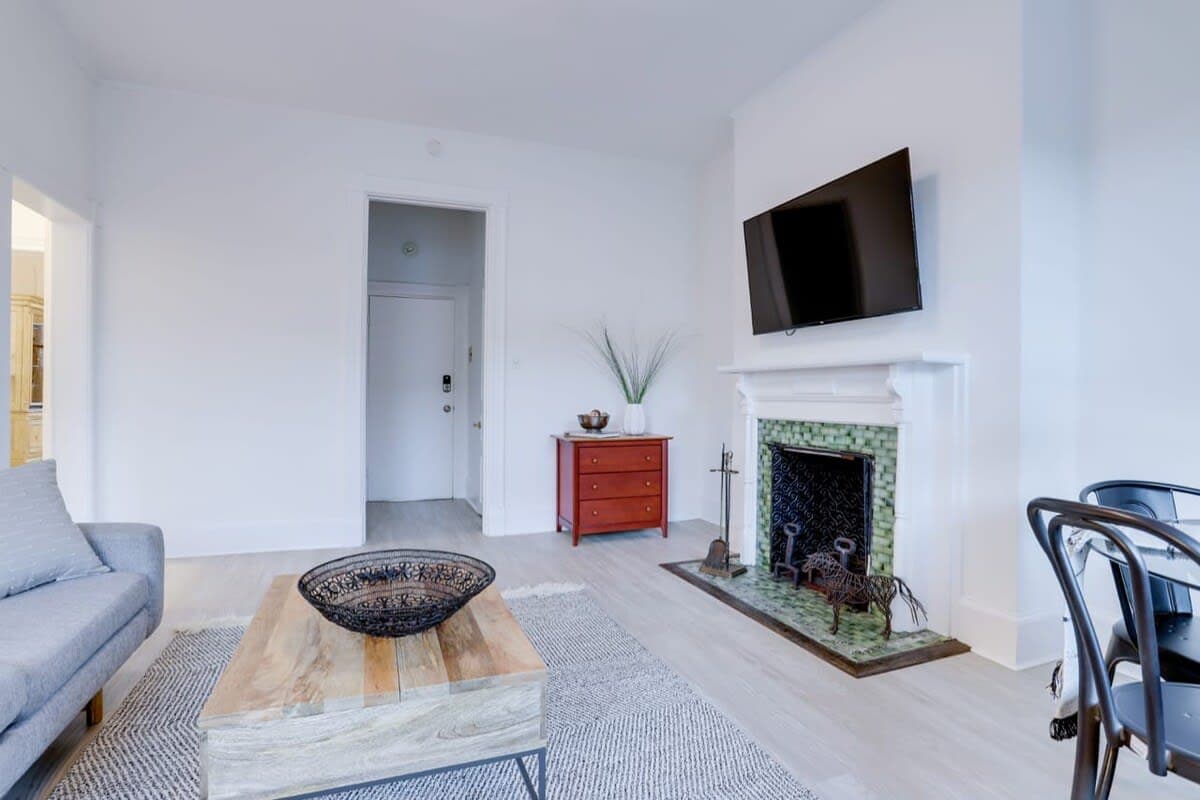 Vantage Residence - Image 6