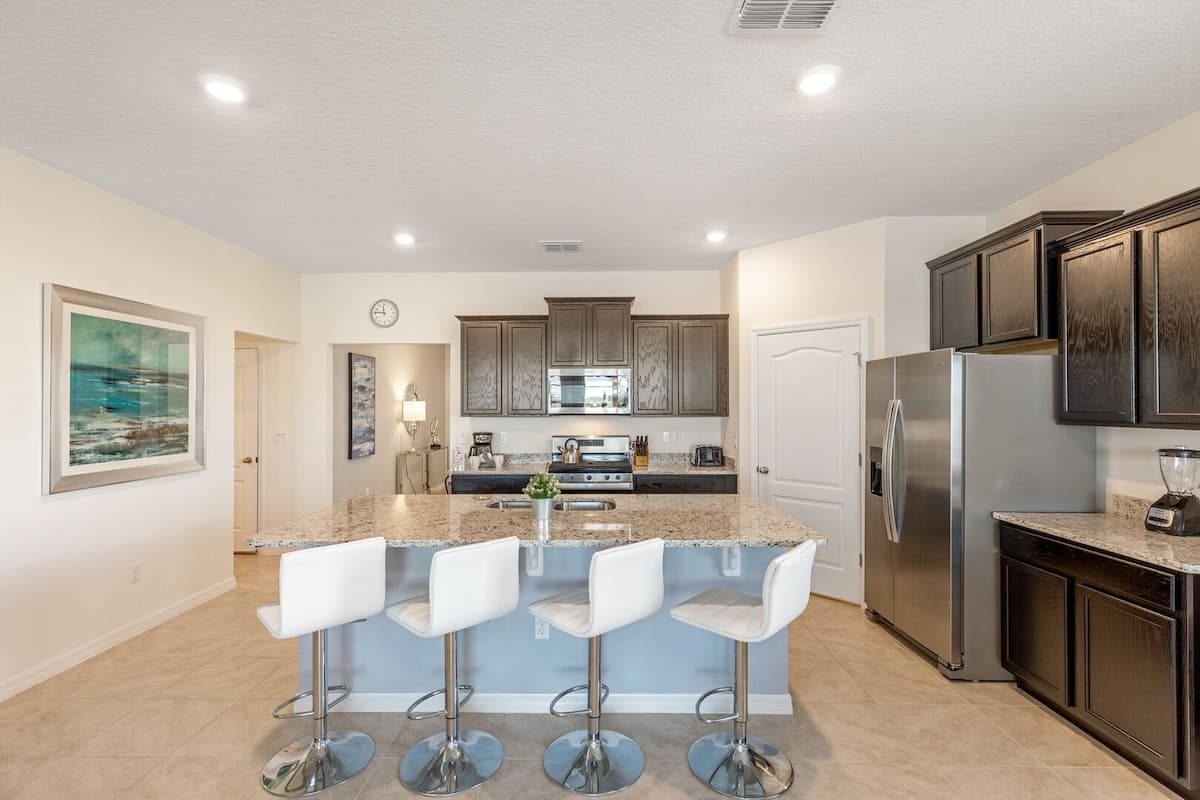 Lake View Villa - Image 5