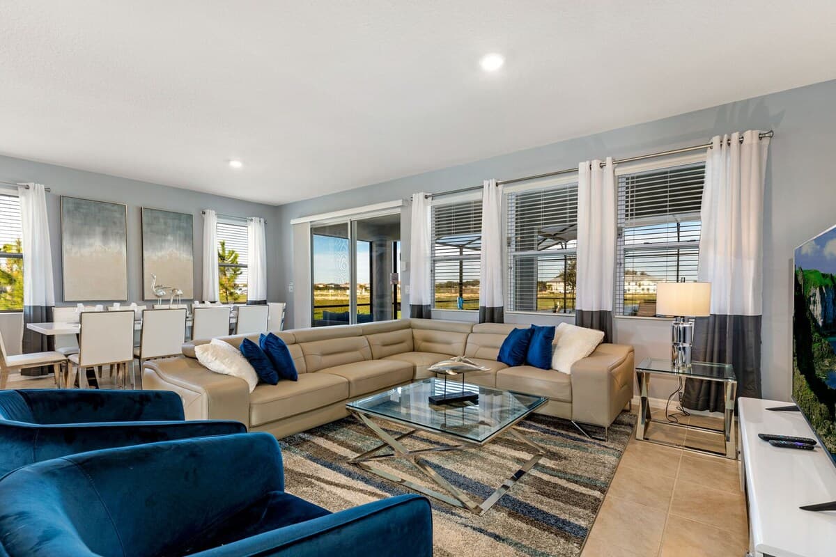 Lake View Villa - Image 4