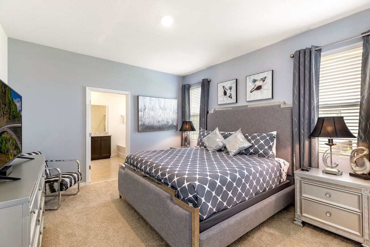 Lake View Villa - Image 13