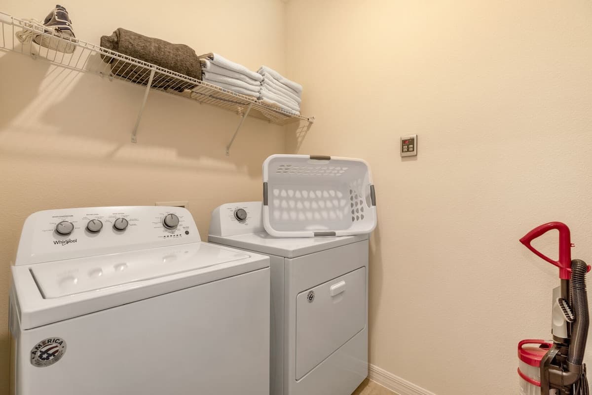 Lake View Villa - Image 31