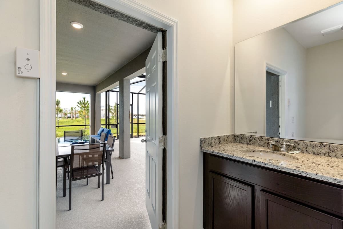 Lake View Villa - Image 30