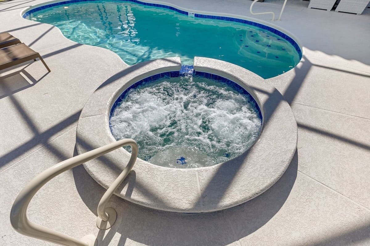 Lake View Villa - Image 33