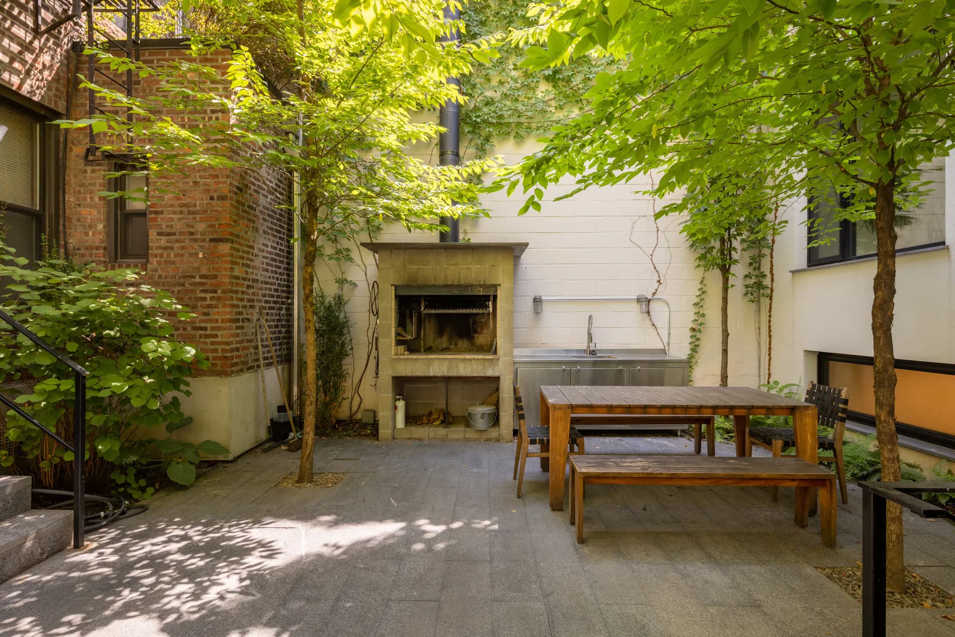 Empire House - Image 5