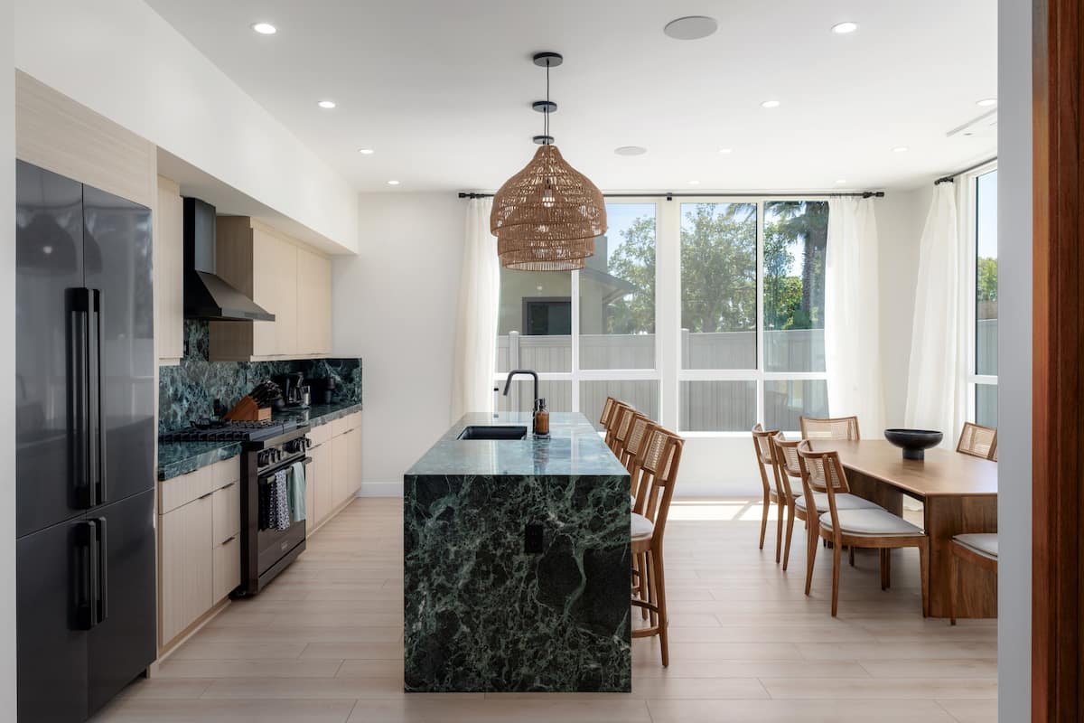 Ocean View Poolside Retreat - Image 15