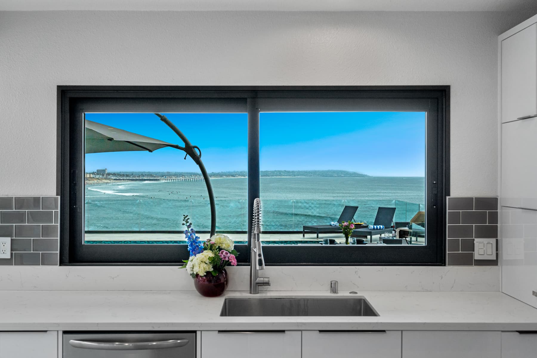 Ocean Front Escape - Image 6