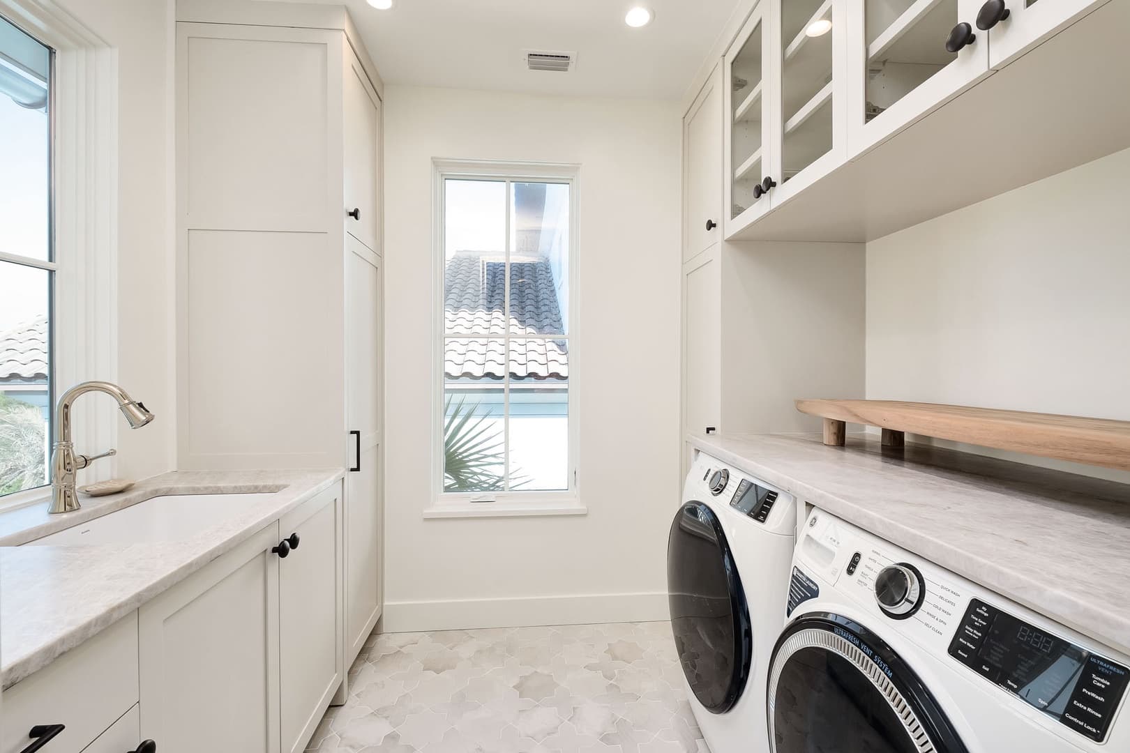 Selah at the Sea - Image 44