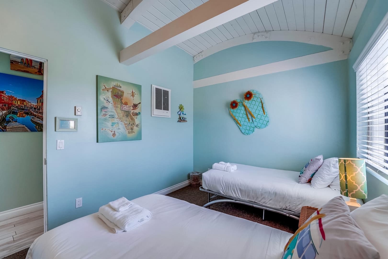 Mai Tai Beach House - Image 24