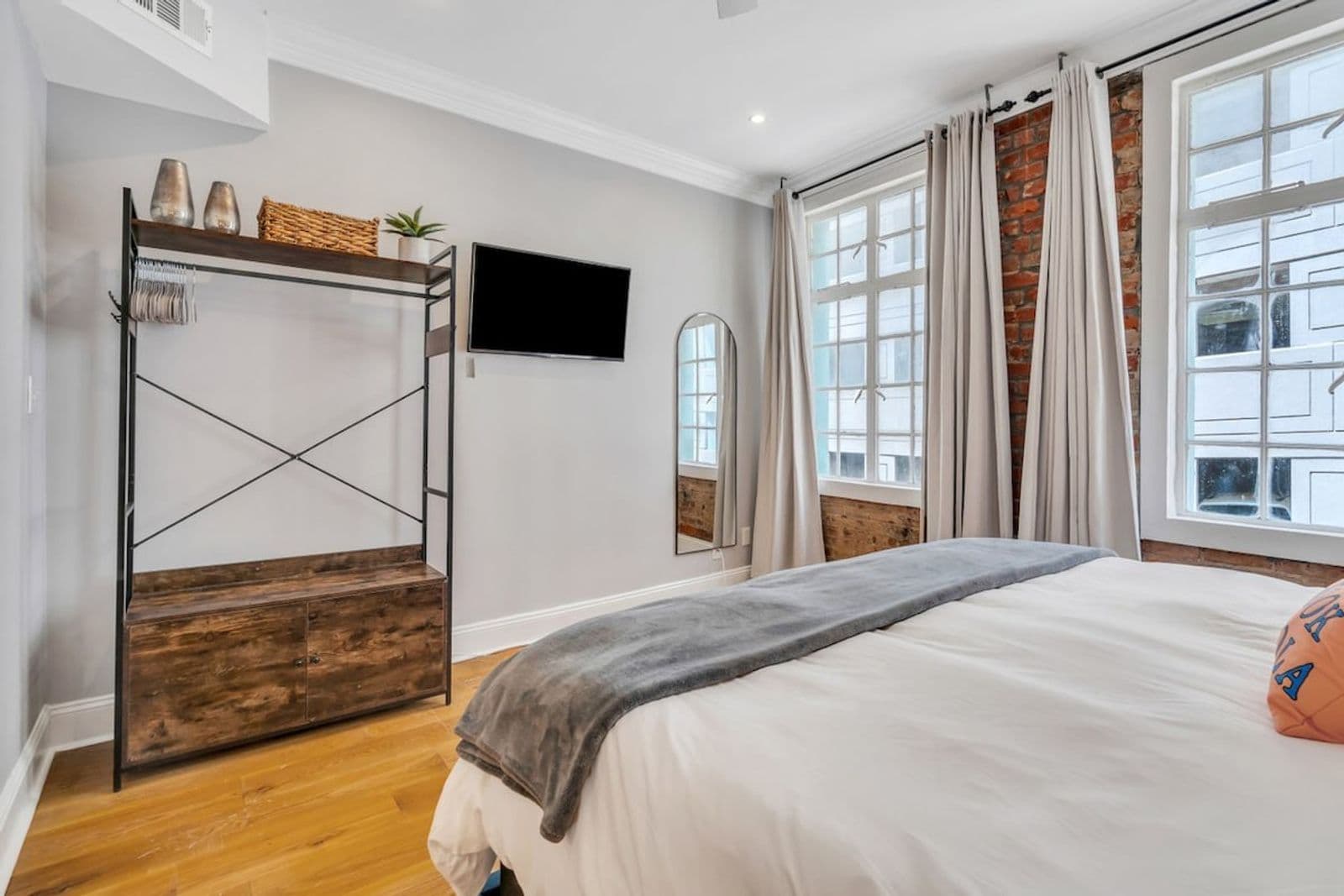 Crescent City Condo - Image 5