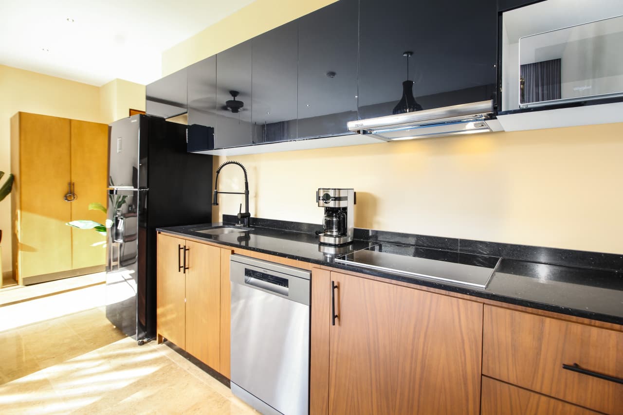 Sunset Pursuit - Image 6