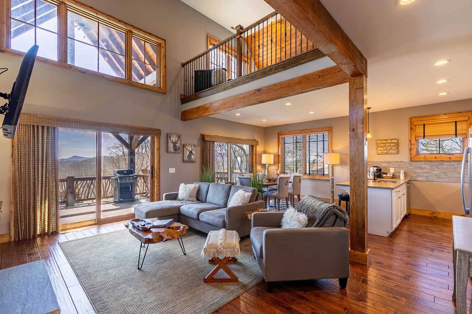 Grin Inn Bear - Image 4