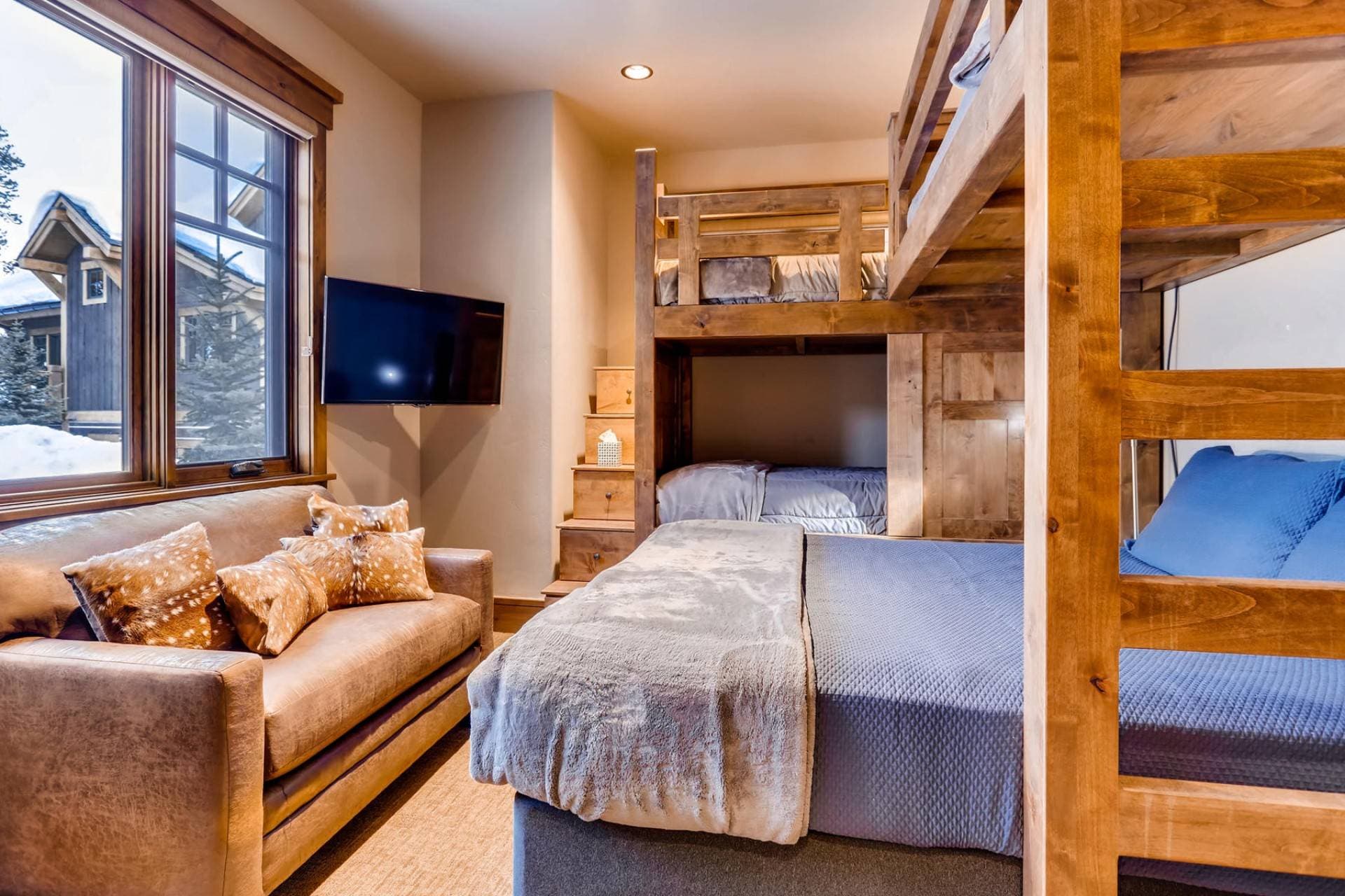 Monarch Place - Image 27