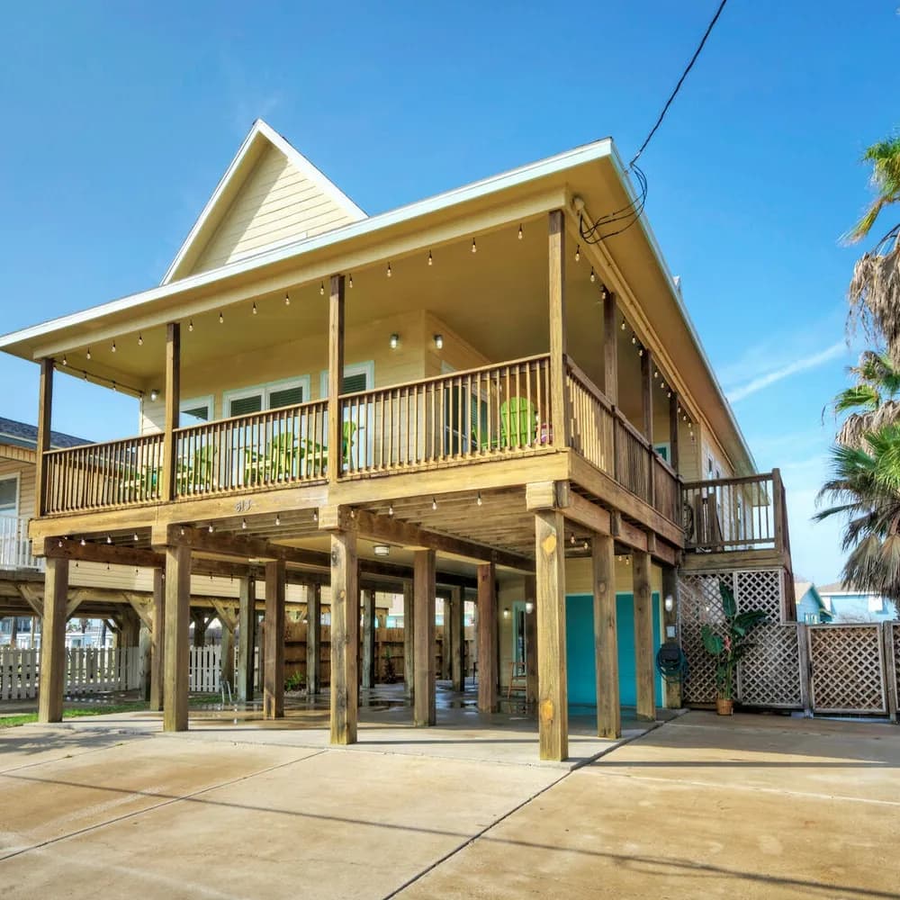 Moxy's Beach House - Image 13