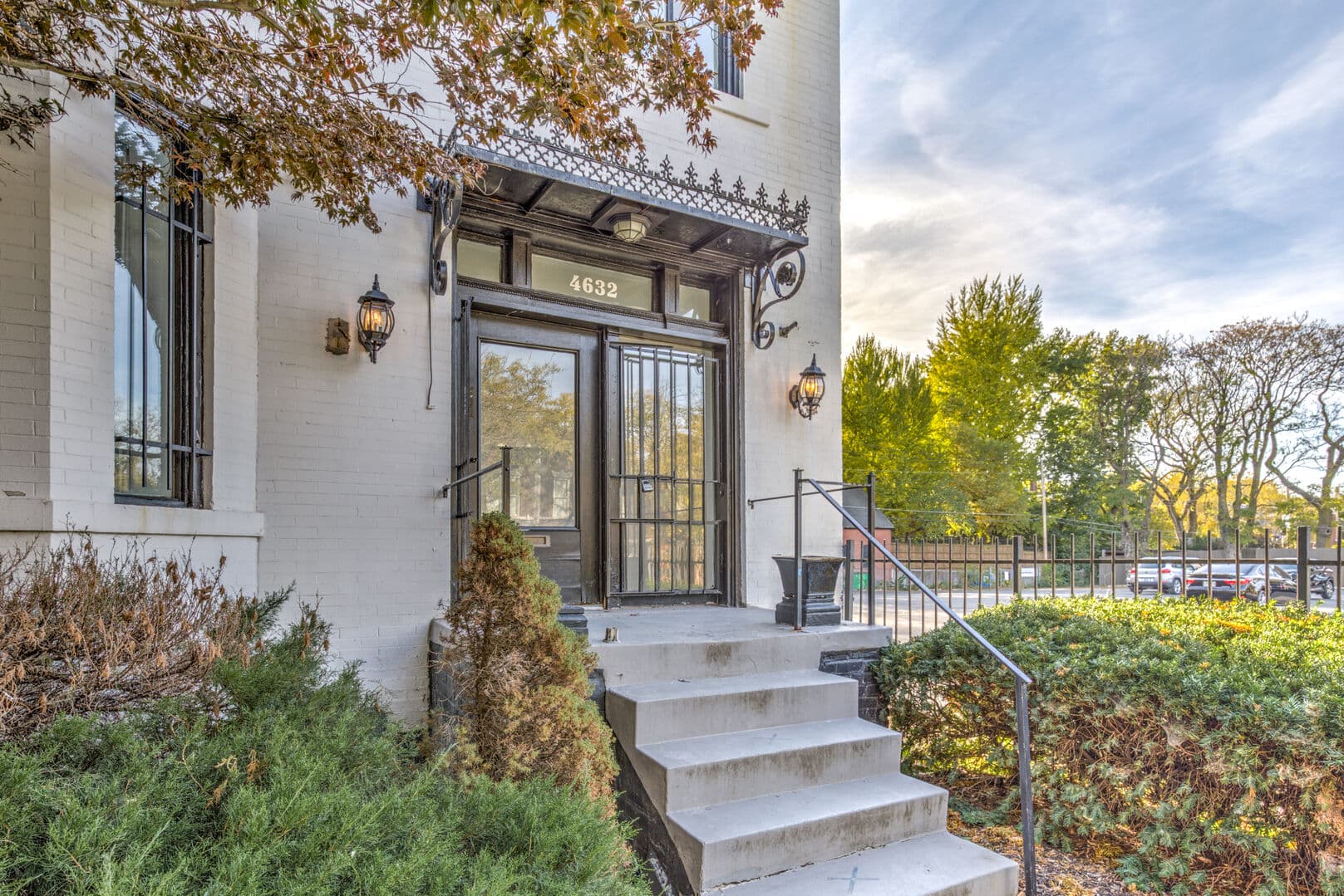 Lenox Comfort Corner - Image 21