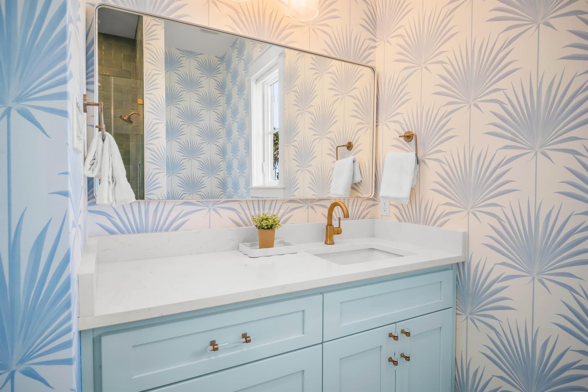 Let's "Glow" Girls - Image 17