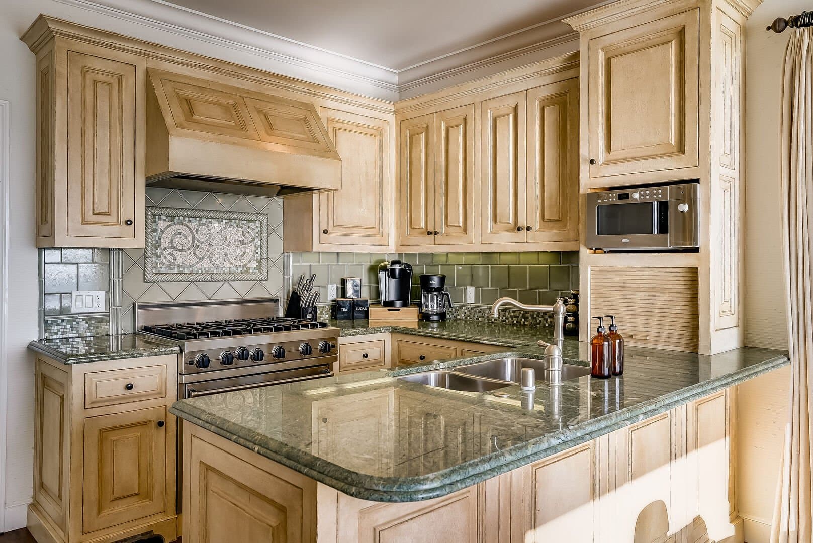 Dolphin Bluff - Image 13