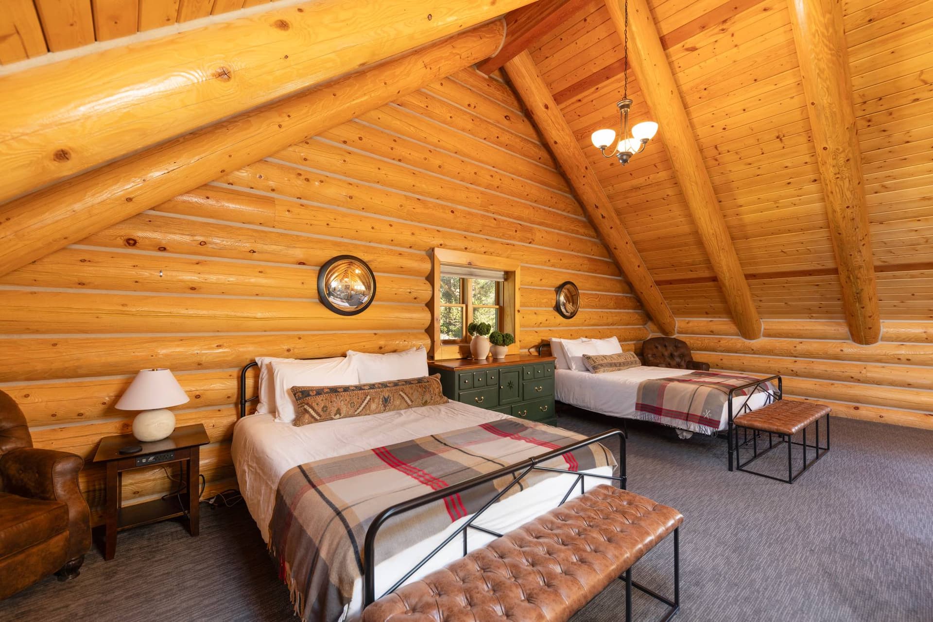 Modern Ski Home - Image 22