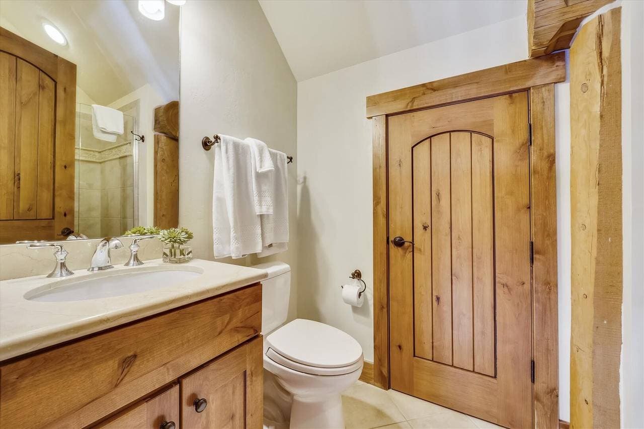 Goldenview Lodge - Image 26