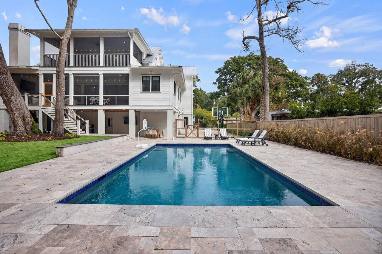 IOP Escape at 26th Avenue - Image 41