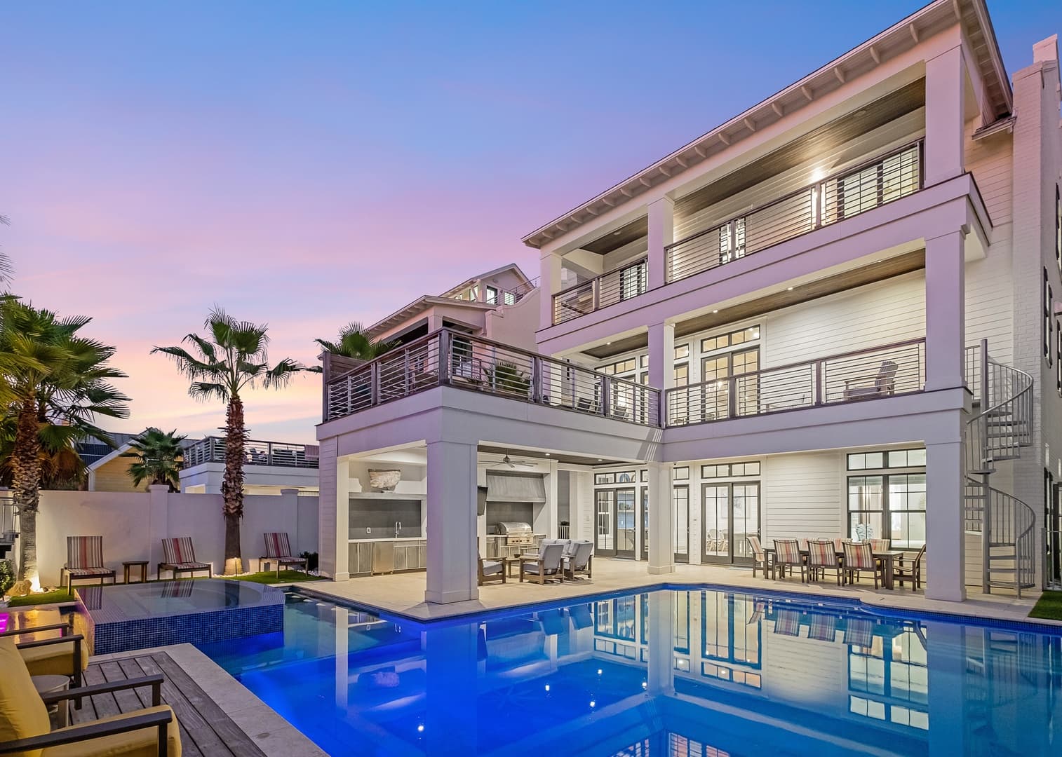 Oasis at Park Row Manor - Image 1