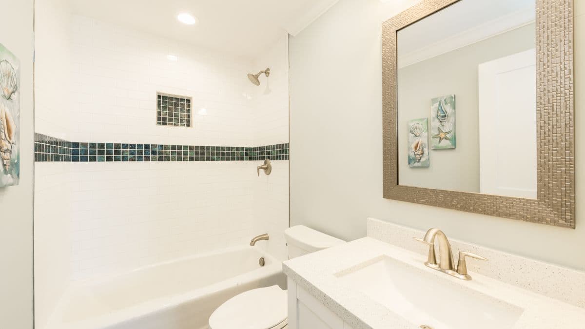 Upper Bayview North - Image 23